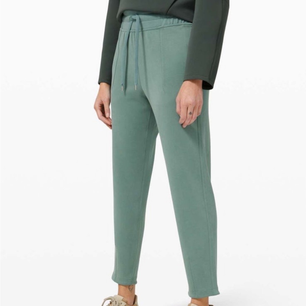 Soft ambitions lululemon Sz 2